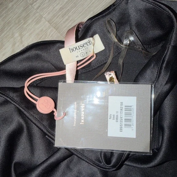 ❤️‍🔥Firm Price❤️‍🔥House of CB RUBY Black Satin Lace Trim Midi Skirt - Picture 13 of 15